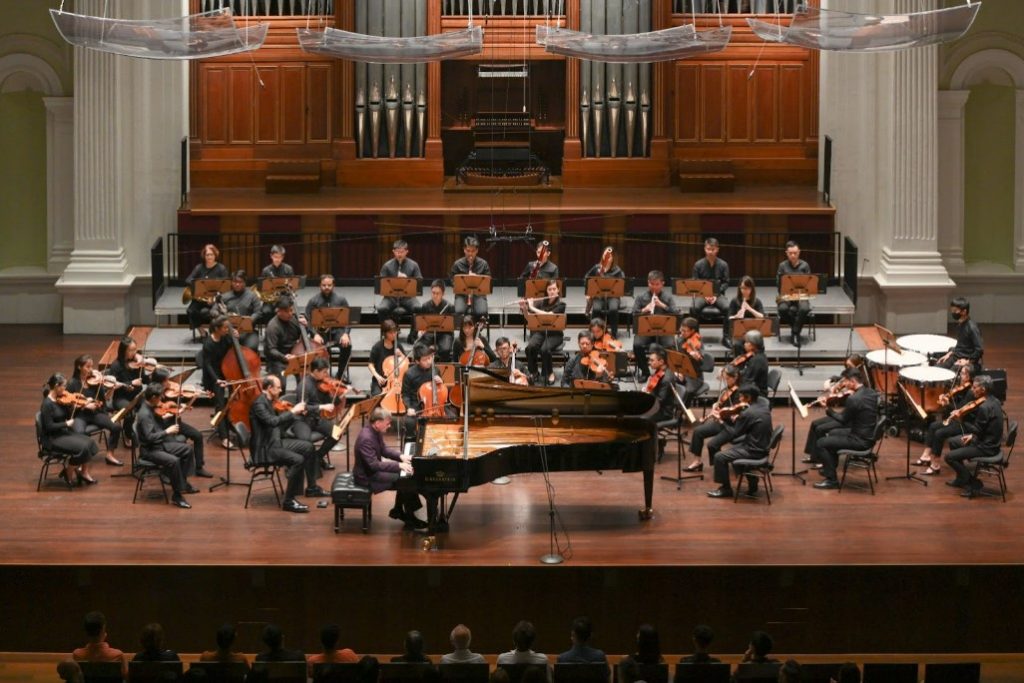 Sir Stephen Hough: A VERY SMALL CONCERTO