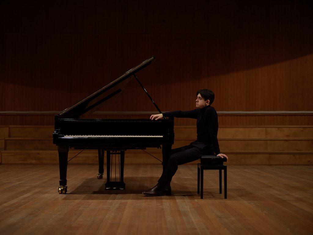 George Harliono to Grace the Victoria Concert Hall on 30th August 2024