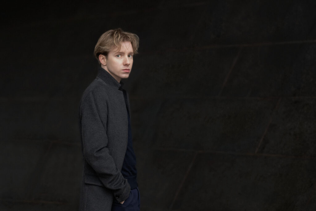A Deutsche Grammophon Star Makes His Singapore Debut